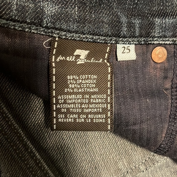 7 for all mankind Jean shorts - Picture 3 of 3